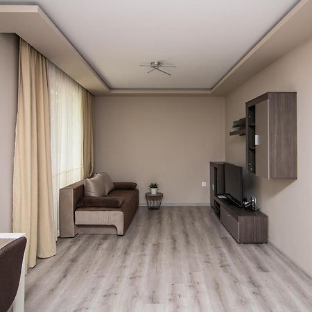 Cozy Flats Nearby Center Free Park Area Apartment Varna Exterior foto